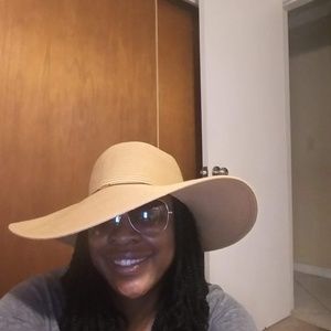 Meet your Posher, Lissa